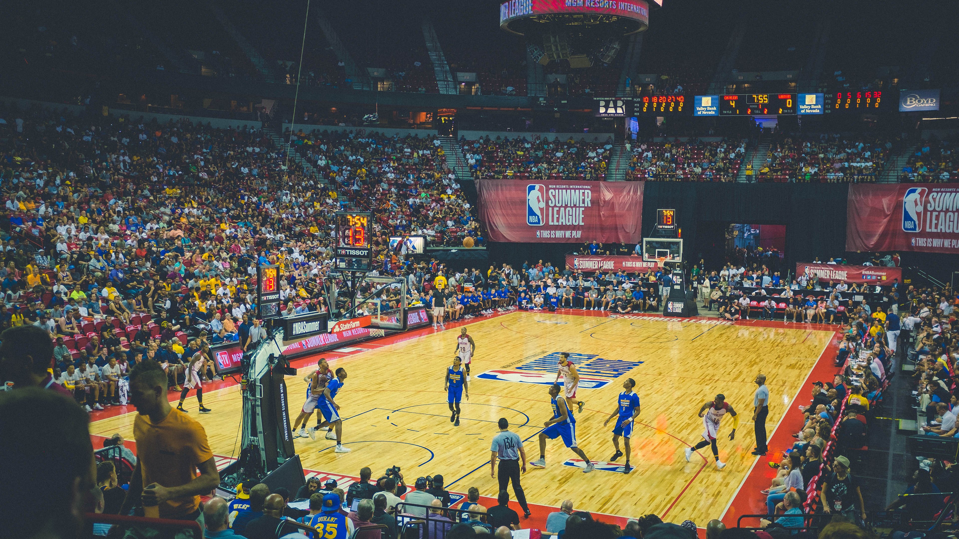 冰火双极，吉林全面压制奇才展团队之力，霍勒迪德比夜独舞诠释个人英雄主义