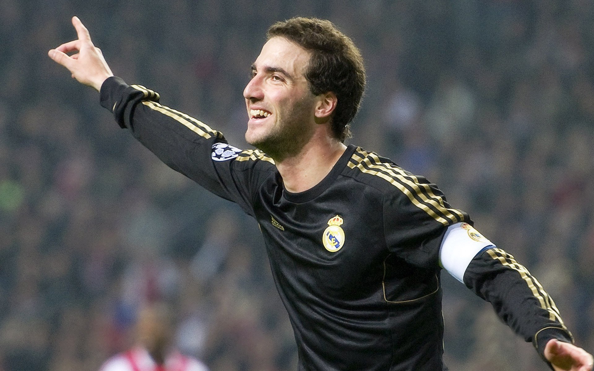 开云在线直播-华沙之巅，林高远独舞，波兰鏖战瑞典记